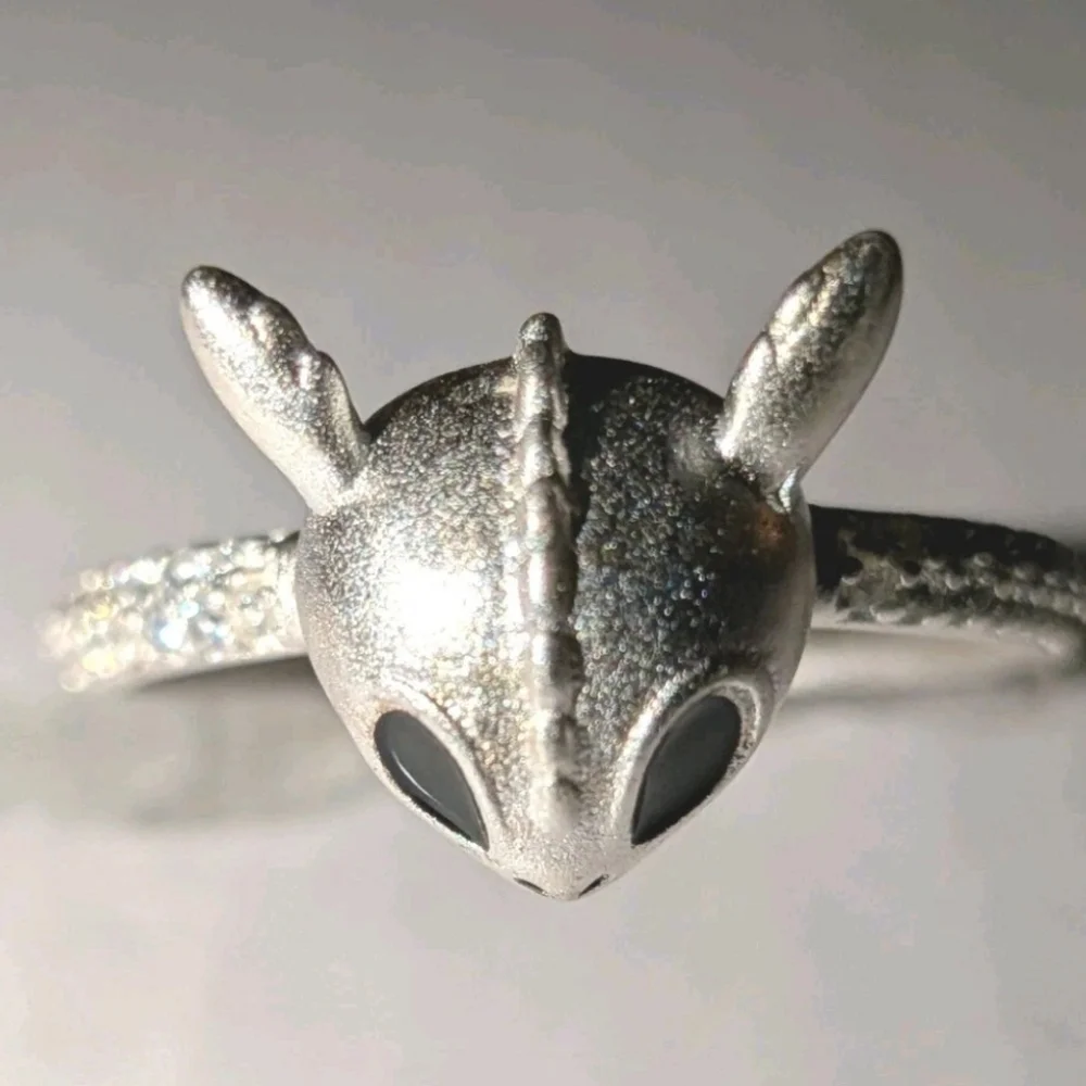 Dainty High Quality 925 Sterling Silver Light Fury Dragon Sparkly CZ Ring Size 7